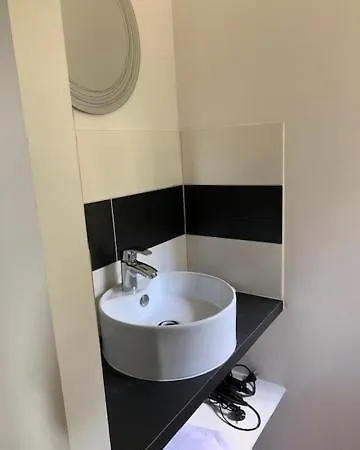 Grande chambre dans logement partagé
